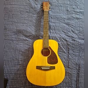 YAMAHA FG-Junior GUITAR